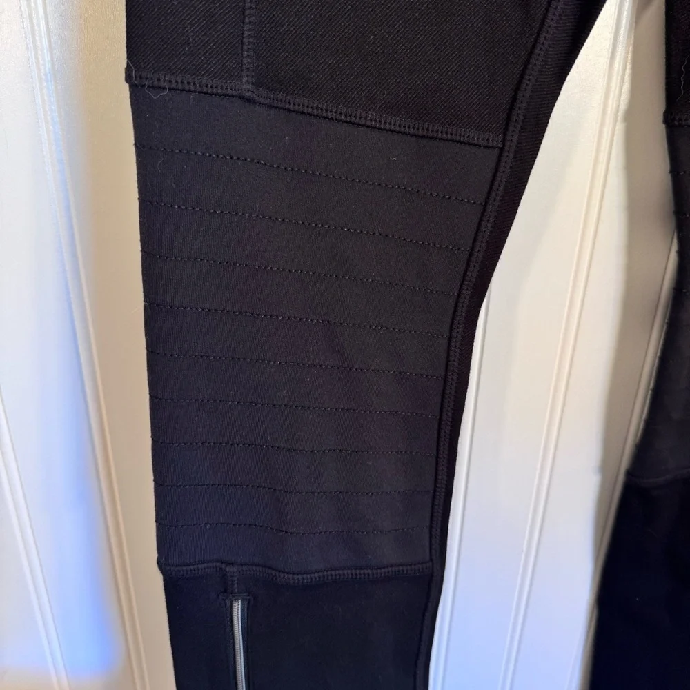 Athleta Black Trail Setter Moto Leggings Black Stretchy Athletic Motion Pants 6 - Picture 5 of 13